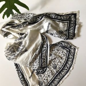 100% SILK Bursa Ipek Black And Cream Scarf